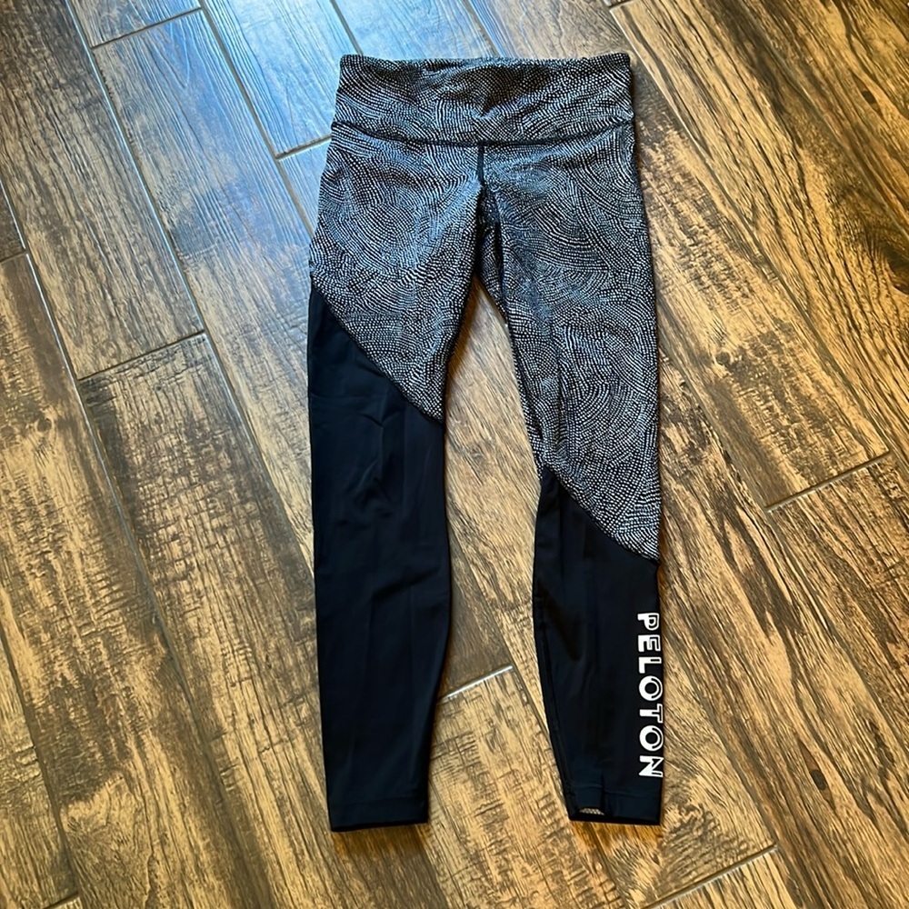 Lululemon speed Wunder tight size 8 peloton